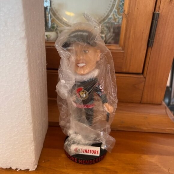 Brooke Henderson Limited Edition Ottawa Senators Bobblehead NWT Collectible - Picture 2 of 8